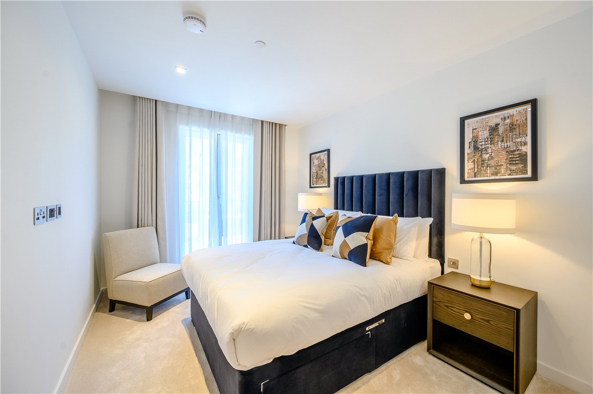 2 bedroom flat, Edgware Road, W2 - Available