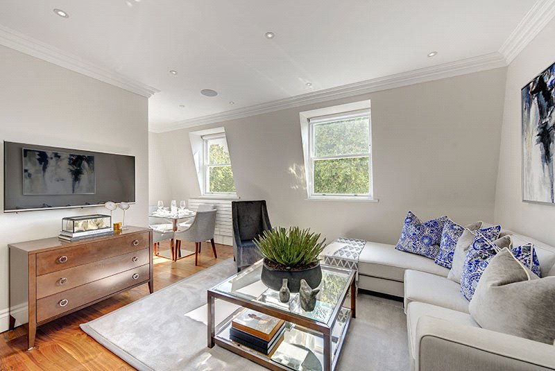 2 bedroom flat, Kensington Gardens Square, London W2 - Available