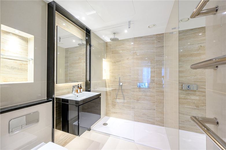 2 bedroom flat, Edgware Road, London W2 - Available