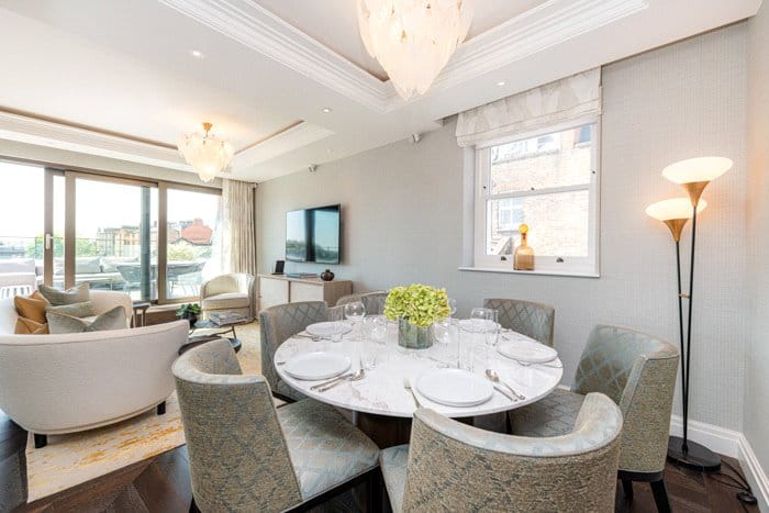 2 bedroom flat, Prince of Wales Terrace, London W8 - Available