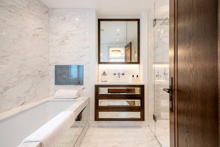 3 bedroom flat, Prince Of Wales Terrace, London W8 - Available