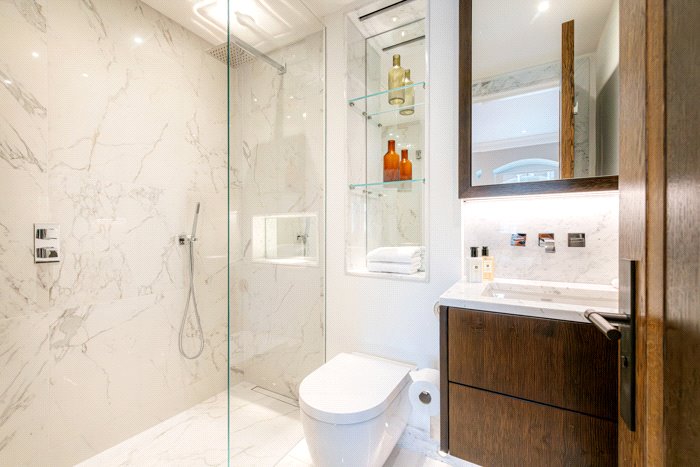 3 bedroom flat, Prince Of Wales Terrace, London W8 - Available