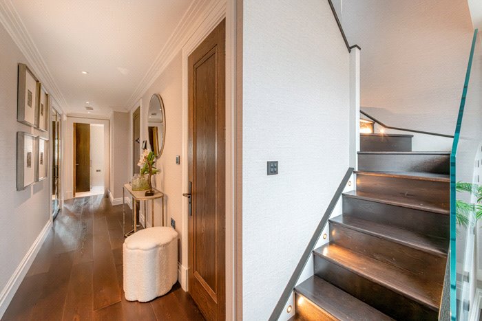 3 bedroom flat, Prince Of Wales Terrace, London W8 - Available