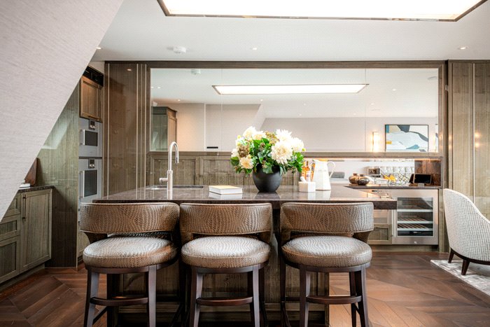 3 bedroom flat, Prince Of Wales Terrace, London W8 - Available