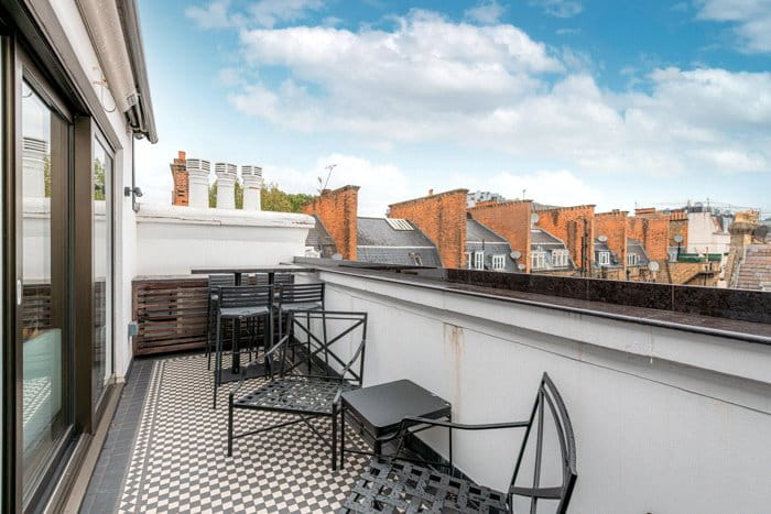 3 bedroom flat, Prince Of Wales Terrace, London W8 - Available