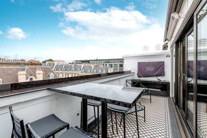 3 bedroom flat, Prince Of Wales Terrace, London W8 - Available