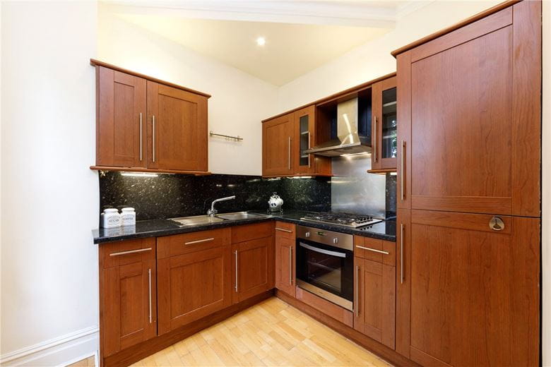 2 bedroom flat, Ashburn Gardens, South Kensington SW7 - Available