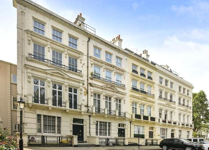 3 bedroom flat, Ennismore Gardens, Knightsbridge SW7 - Available