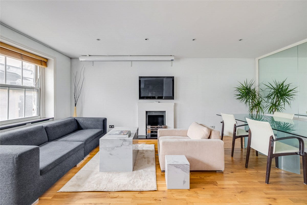 3 bedroom flat, Ennismore Gardens, Knightsbridge SW7 - Available