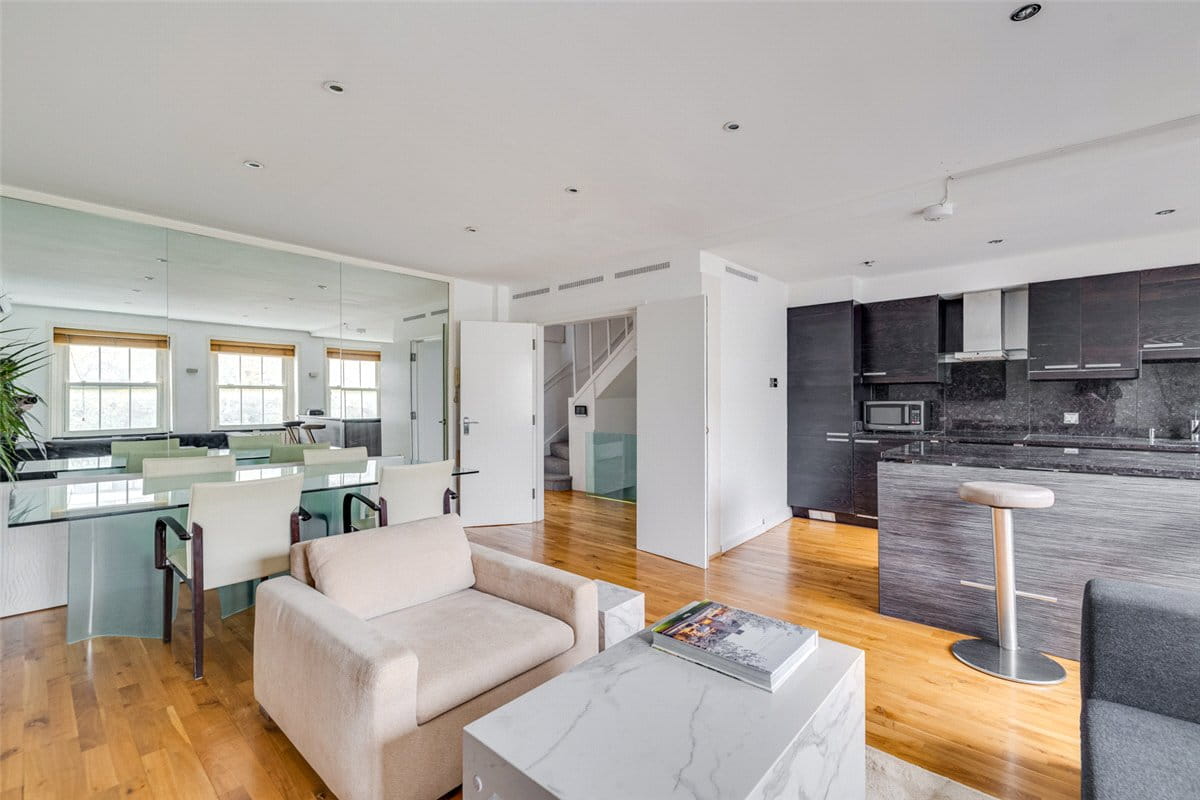 3 bedroom flat, Ennismore Gardens, Knightsbridge SW7 - Available