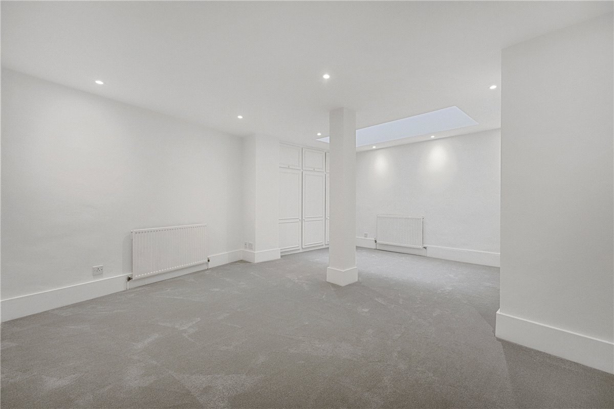 2 bedroom flat, Queens Gate, South Kensington SW7 - Available