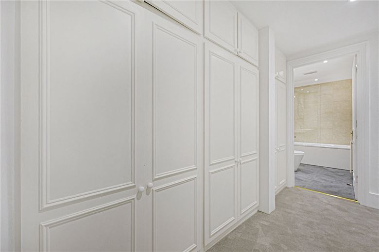 2 bedroom flat, Queens Gate, South Kensington SW7 - Available