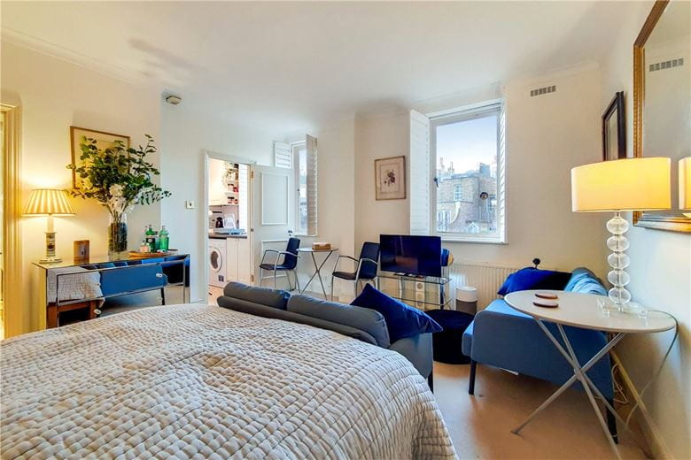  bedroom flat, Tedworth Square, Chelsea SW3