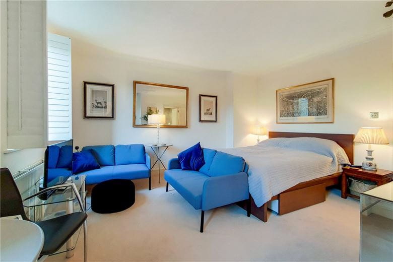  bedroom flat, Tedworth Square, Chelsea SW3