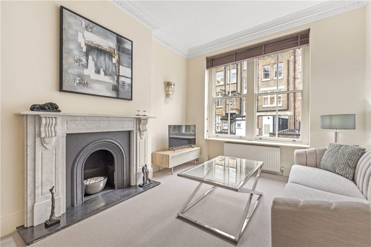 2 bedroom flat, Lincoln House, Basil Street SW3 - Available