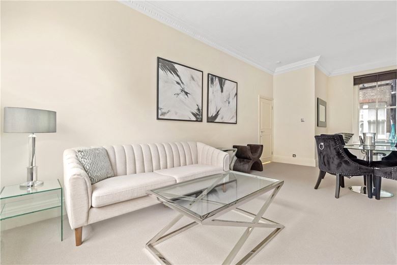2 bedroom flat, Lincoln House, Basil Street SW3 - Available