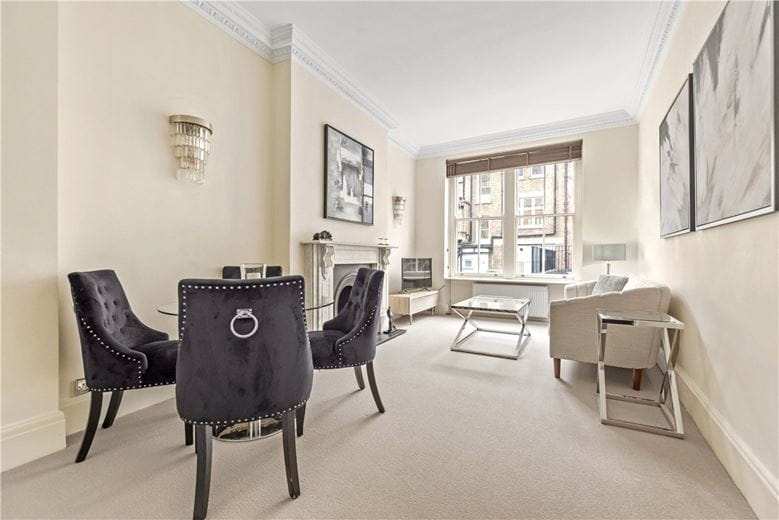 2 bedroom flat, Lincoln House, Basil Street SW3 - Available
