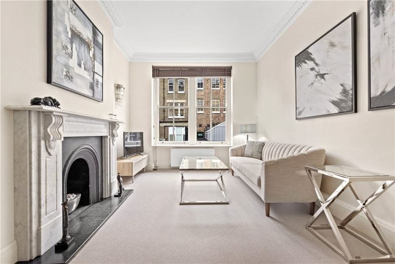 2 bedroom flat, Lincoln House, Basil Street SW3 - Available