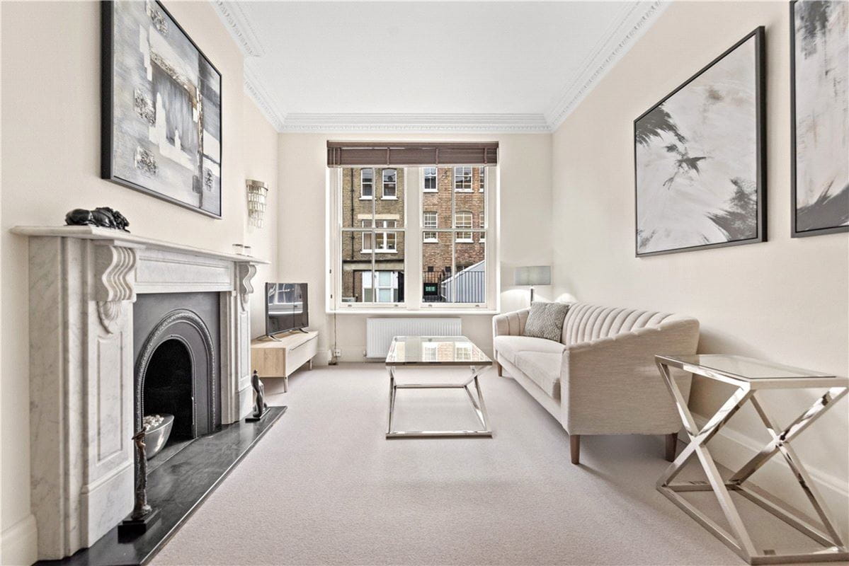 2 bedroom flat, Lincoln House, Basil Street SW3 - Available