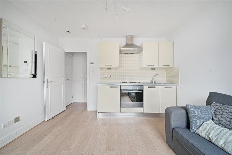  bedroom flat, Egerton Gardens, Knightsbridge SW3