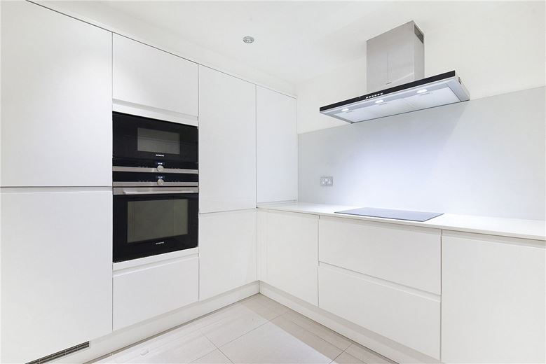 2 bedroom flat, Manson Place, Knightsbridge SW7 - Available