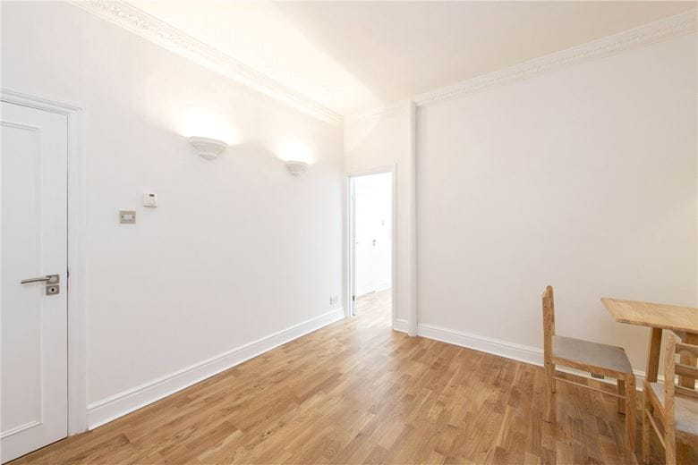 1 bedroom flat, Chesham Place, Belgravia SW1X - Let Agreed