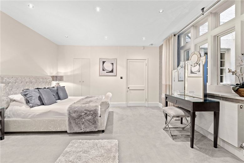 1 bedroom flat, Lennox Gardens, Knightsbridge SW1X - Available