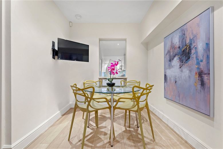 1 bedroom flat, Lennox Gardens, Knightsbridge SW1X - Available