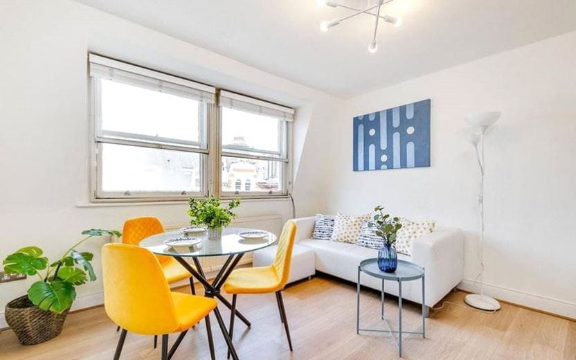  bedroom flat, Egerton Gardens, Knightsbridge SW3 - Let Agreed