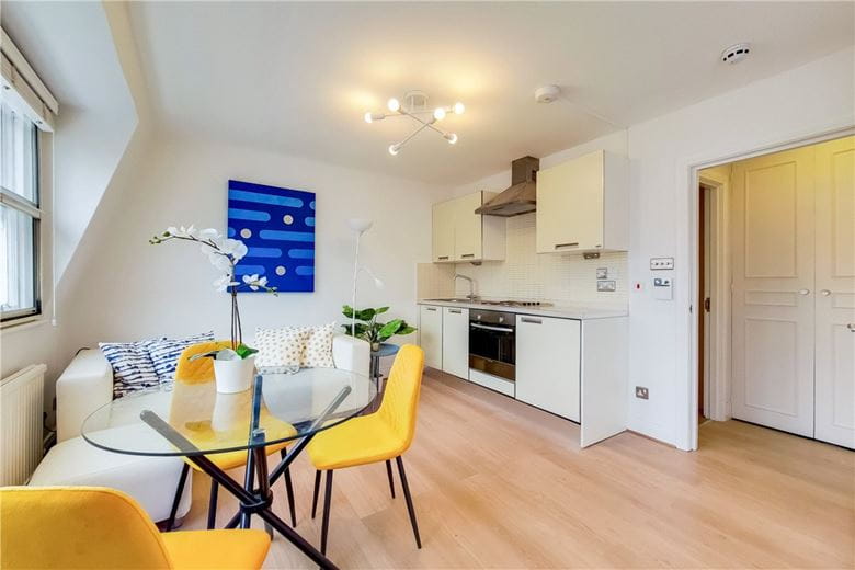  bedroom flat, Egerton Gardens, Knightsbridge SW3 - Let Agreed