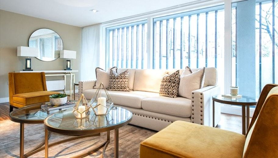 2 bedroom flat, Fulham Road, Chelsea SW3 - Available