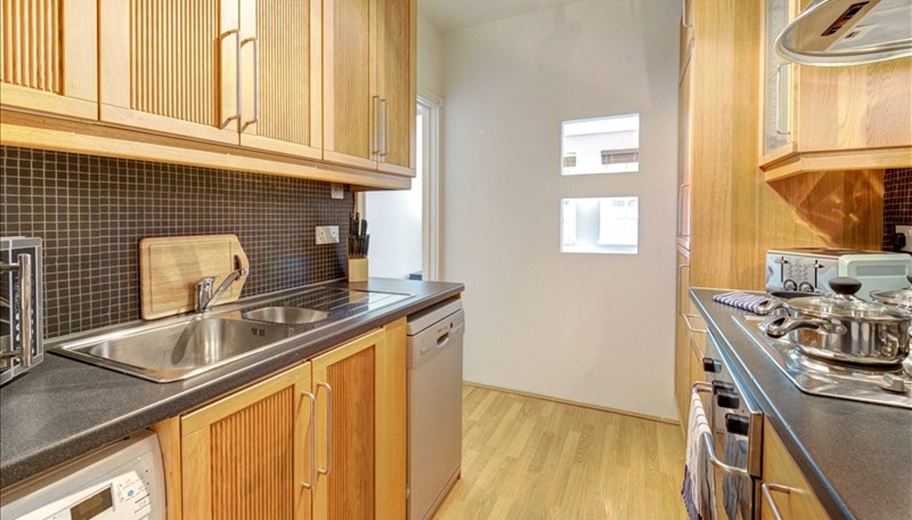 1 bedroom flat, Fulham Road, London SW3 - Available