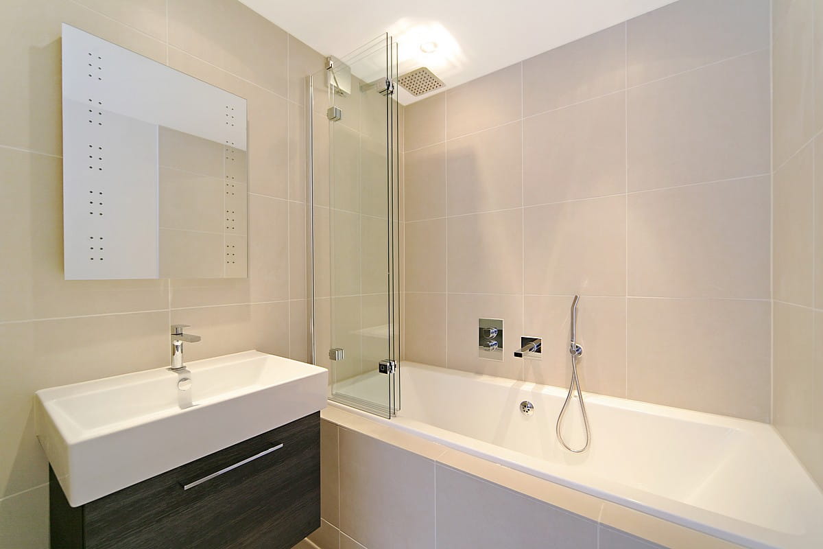 2 bedroom flat, Fulham Road, Chelsea SW3 - Available