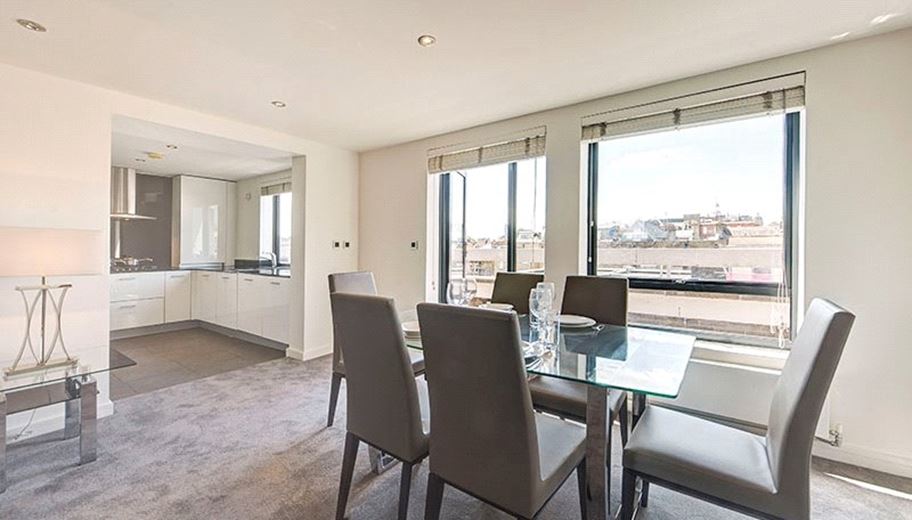 2 bedroom flat, Fulham Road, Chelsea SW3 - Available