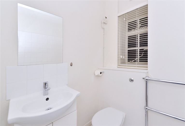 2 bedroom flat, Fulham Road, London SW3 - Available