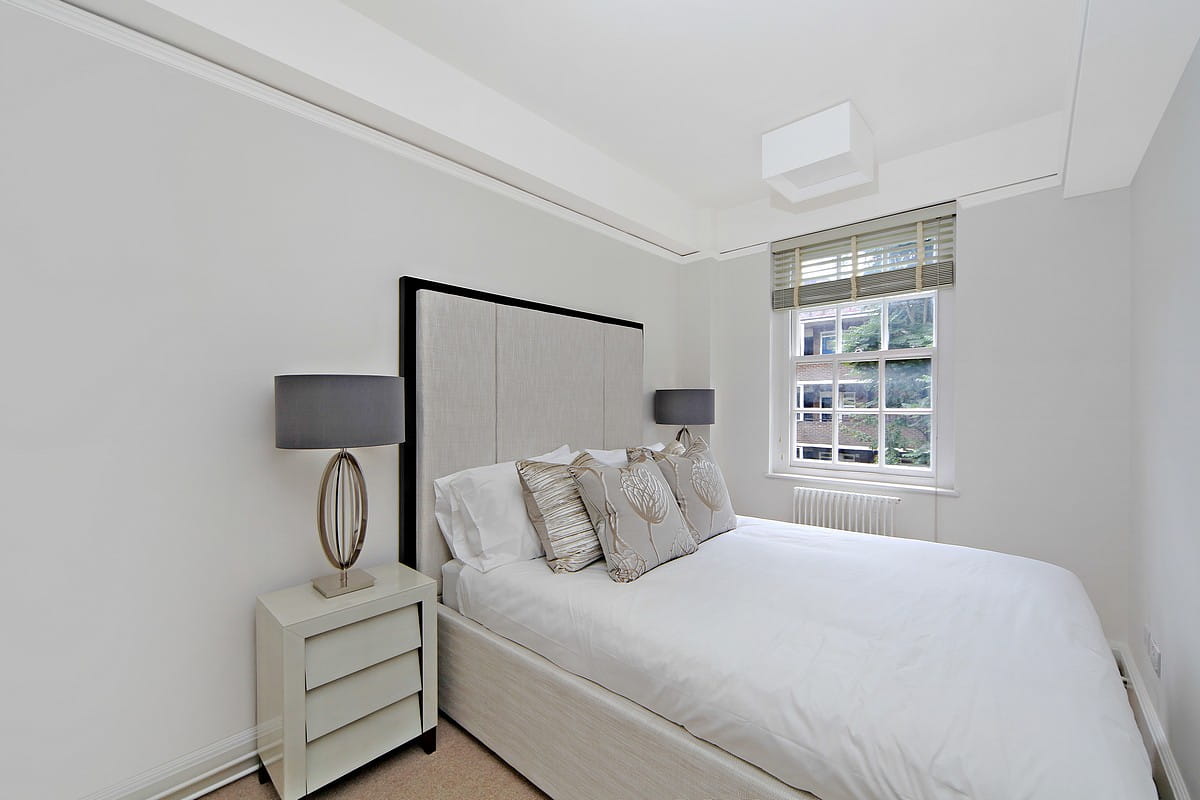 2 bedroom flat, Fulham Road, Chelsea SW3 - Available