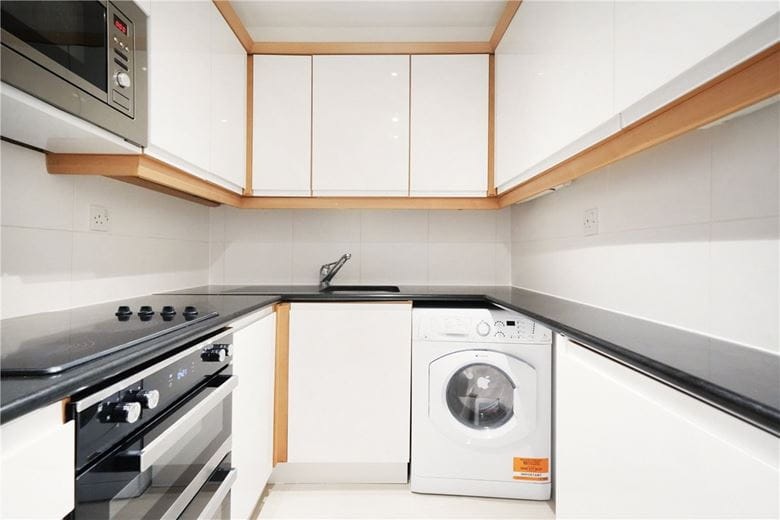 3 bedroom flat, Queens Gate, South Kensington SW7 - Available