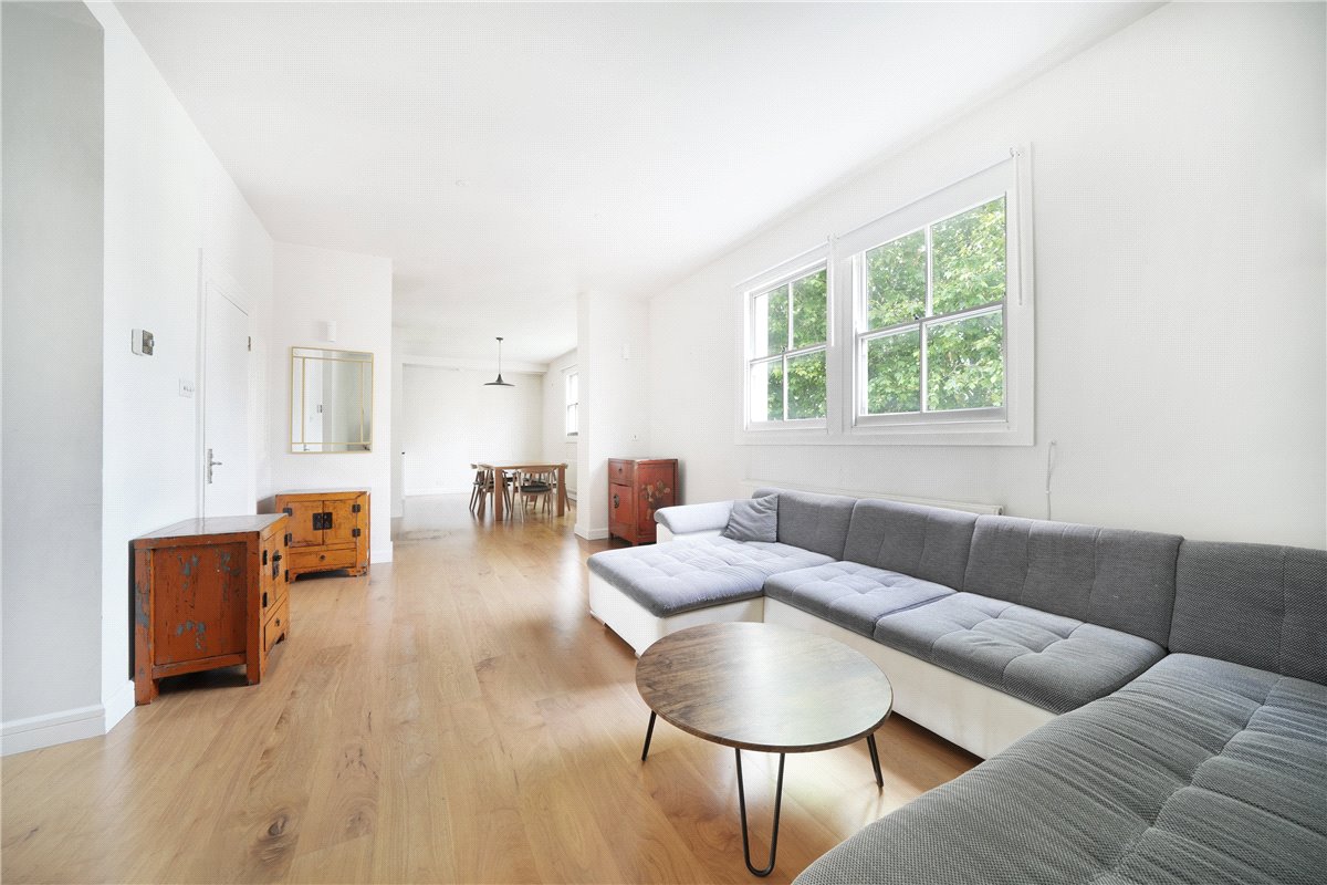 2 bedroom flat, Ovington Square, London SW3 - Available