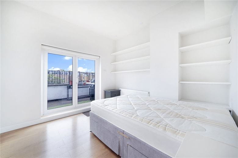 2 bedroom flat, Ovington Square, London SW3 - Available