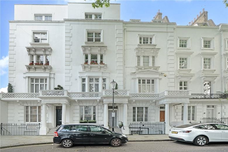 2 bedroom flat, Ovington Square, London SW3 - Available