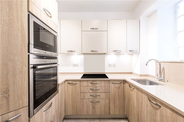 2 bedroom flat, Onslow Court, Drayton Gardens SW10