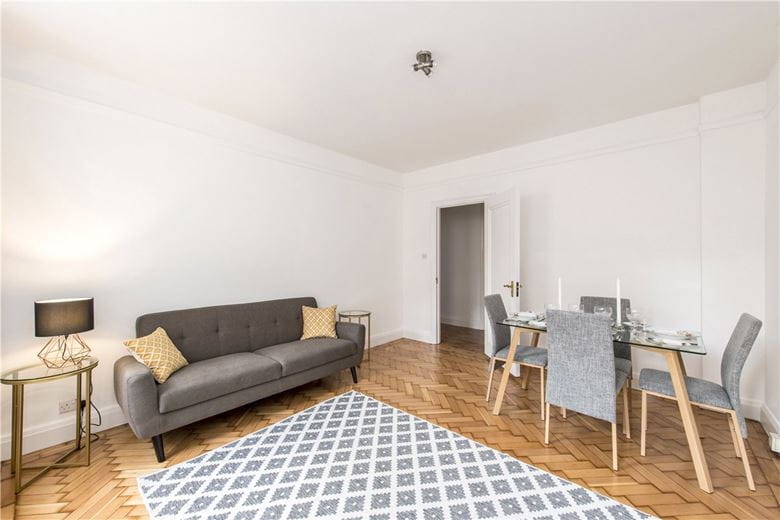 2 bedroom flat, Onslow Court, Drayton Gardens SW10