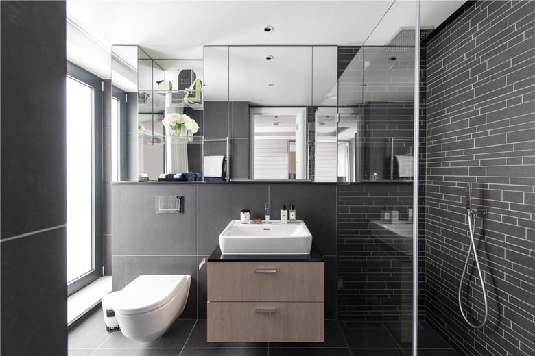 2 bedroom flat, Kensington Gardens Square, Bayswater W2 - Available