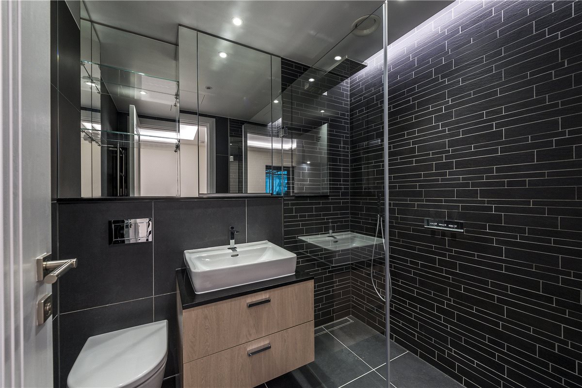 2 bedroom flat, Kensington Gardens Square, Bayswater W2 - Available