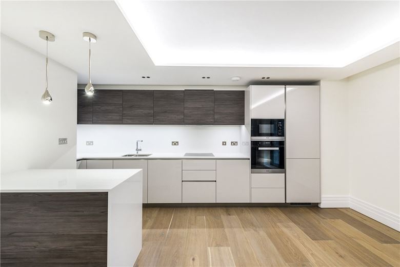 2 bedroom flat, Kensington Gardens Square, Bayswater W2 - Available