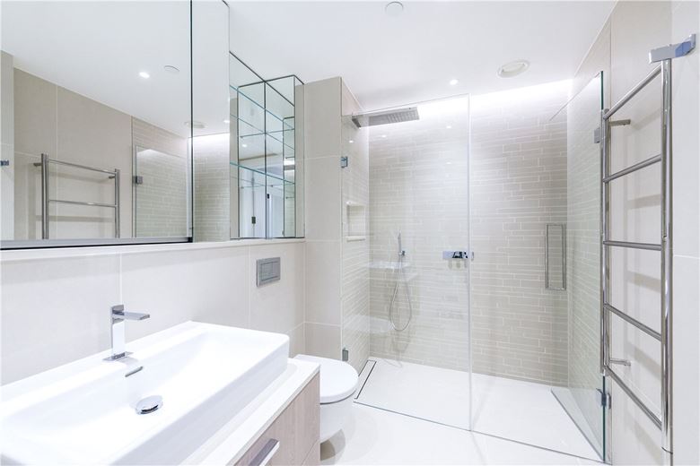 3 bedroom flat, Kensington Gardens Square, Bayswater W2