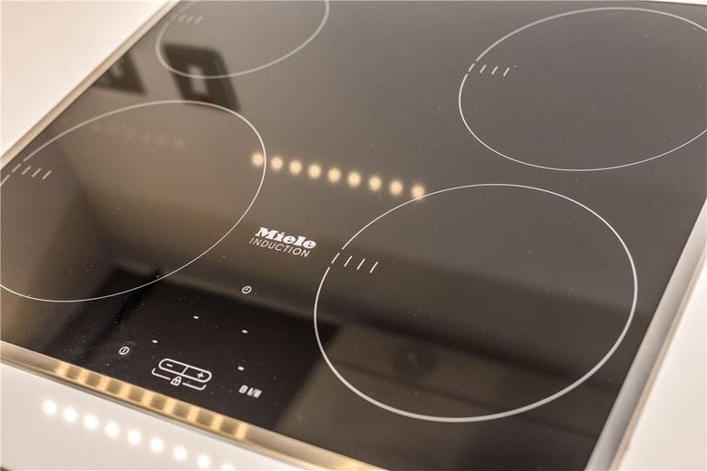 3 bedroom flat, Kensington Gardens Square, Bayswater W2