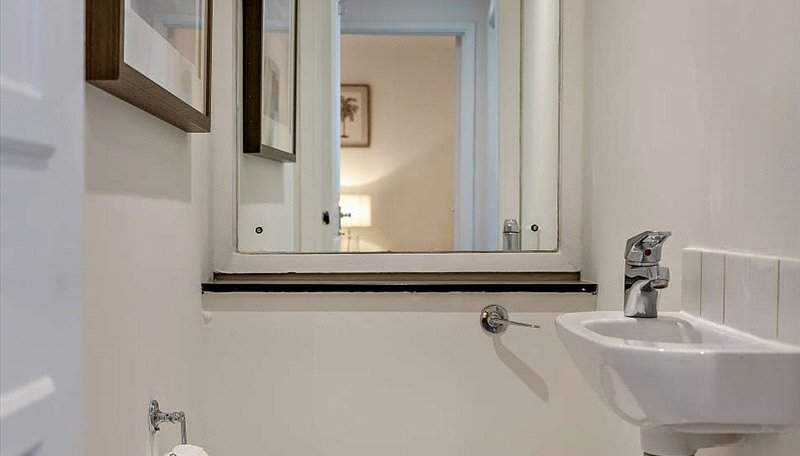 2 bedroom flat, Fulham Road, London SW3 - Available