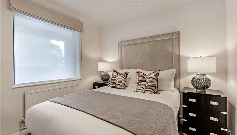 2 bedroom flat, Fulham Road, London SW3 - Available