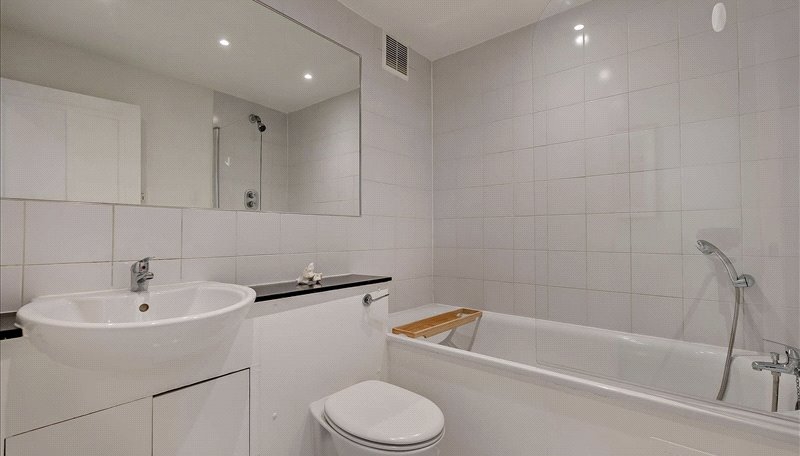 2 bedroom flat, Fulham Road, London SW3 - Available